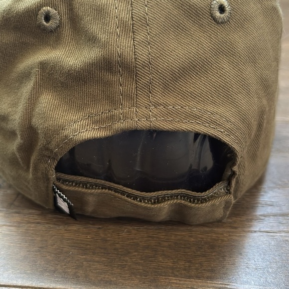 Nike Club Cap,baseball,velcro back, 6 vent panel,embroidered Swoosh/Nike Logo - Picture 6 of 10